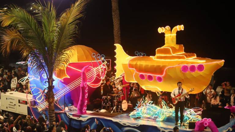 Magia y espectacularidad, el sello de las carrozas reales del Carnaval de Mazatlán