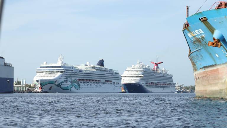 La llegada del crucero reactiva la economía local, beneficiando a sectores como transportistas, restauranteros y otros servicios turísticos. La llegada del crucero reactiva la economía local, beneficiando a sectores como transportistas, restauranteros y otros servicios turísticos.