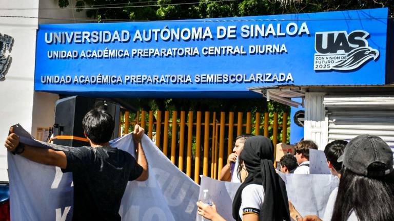 Marcha de estudiantes de la UAS en Culiacán. Marcha de estudiantes de la UAS en Culiacán.