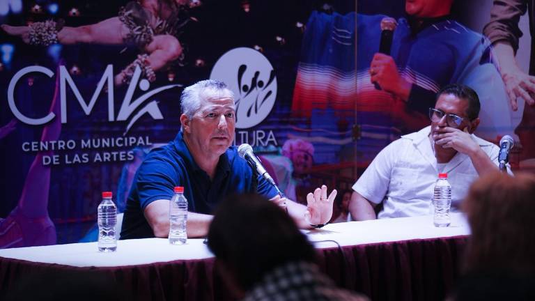 El reconocido chef, maestro de la gastronomía y apasionado de la literatura, Héctor Peniche, fue el invitado estelar del programa ‘Diálogos de Nuestra Historia’. El reconocido chef, maestro de la gastronomía y apasionado de la literatura, Héctor Peniche, fue el invitado estelar del programa ‘Diálogos de Nuestra Historia’.
