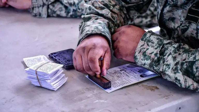 Autoridades castrenses preparan el Sorteo del Servicio Militar Nacional correspondiente a la Clase 2007 y Remisos. Autoridades castrenses preparan el Sorteo del Servicio Militar Nacional correspondiente a la Clase 2007 y Remisos.