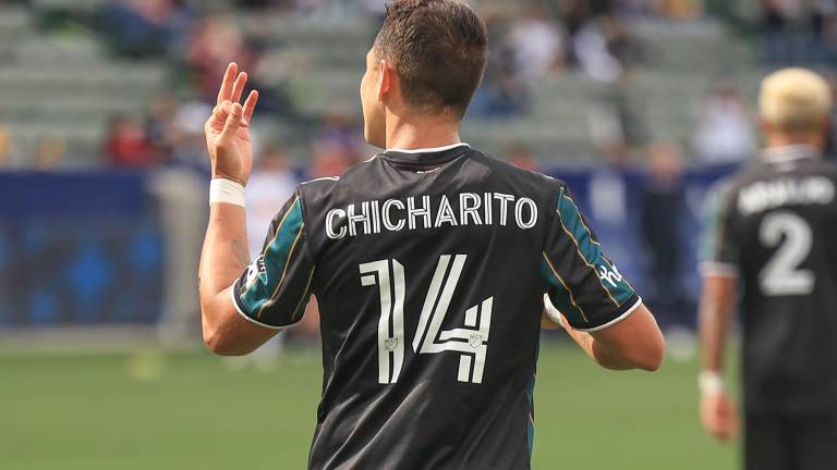 ‘Chicharito’ Hernández se luce con triplete con LA Galaxy