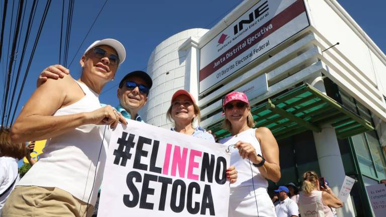 La Reforma Electoral propuesta por el Presidente Andrés Manuel López Obrador ha generado reacciones en contra, como las movilizaciones realizadas este domingo en diversas ciudades con la marcha “El INE no se toca”.