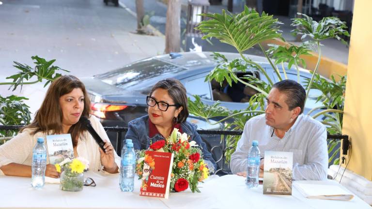 El Chef Gilberto del Toro estuvo acompañado por Margarita Rojas y Leda Garrido.