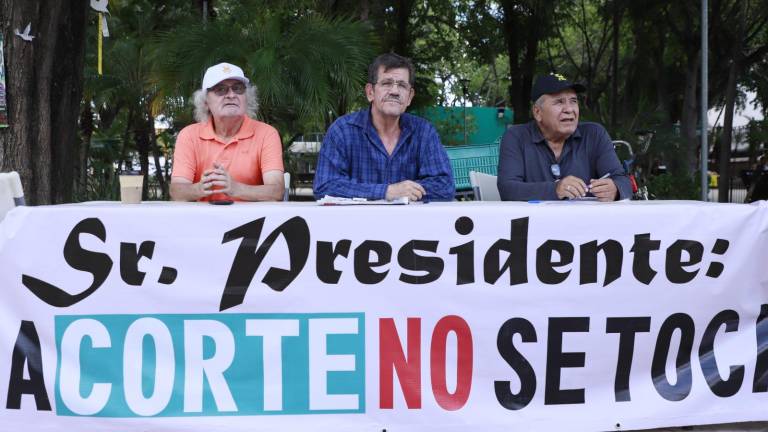 Recolectan firmas en Culiacán en defensa de la SCJN