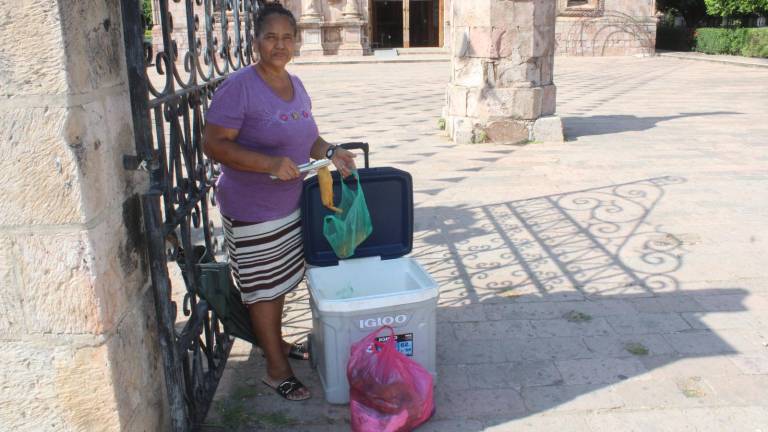 Nachita aprendió a hacer los tamales desde muy pequeña. Nachita aprendió a hacer los tamales desde muy pequeña.