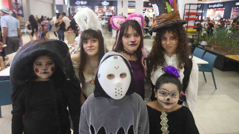 Estrella Rodríguez, Regina Villarreal, Allyson Nicole, Victoria Galería, Jack Rodríguez y Cristina Santiago. Estrella Rodríguez, Regina Villarreal, Allyson Nicole, Victoria Galería, Jack Rodríguez y Cristina Santiago.