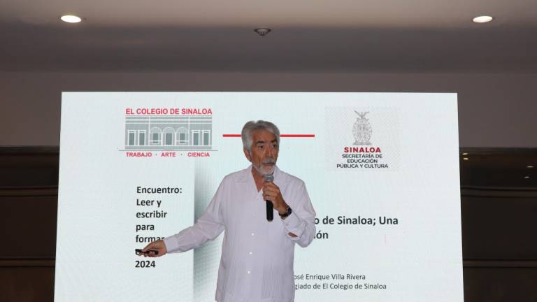 Enrique Villa Rivera imparte la conferencia El sistema educativo en Sinaloa: una revisión.