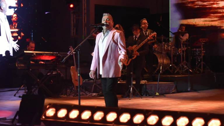 En su regreso a Culiacán, el cantante venezolano conquista a los sinaloenses con todos sus éxitos musicales.