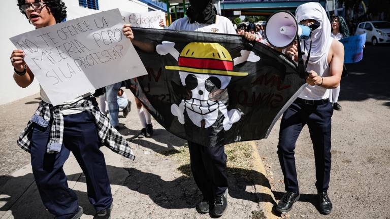 Los estudiantes dijeron sentirse identificados con la serie de One Piece, ya que ilustra temas como la esclavitud, el racismo, la corrupción del gobierno, etc. Los estudiantes dijeron sentirse identificados con la serie de One Piece, ya que ilustra temas como la esclavitud, el racismo, la corrupción del gobierno, etc.