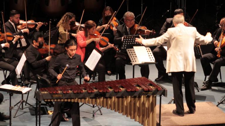 Roberto Juárez interpreta a Bach en la marimba