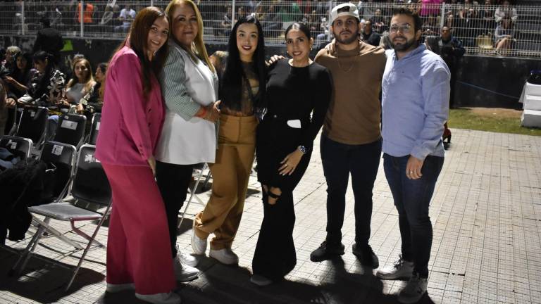 Salma Medina, Laura Lizárraga, Gretel Angulo, María Fernanda Leal, Constantino Leal y Francisco Rodríguez.