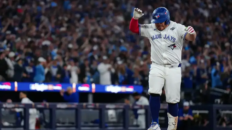 Alejandro Kirk se queda a un paso de coronarse. Alejandro Kirk se queda a un paso de coronarse.