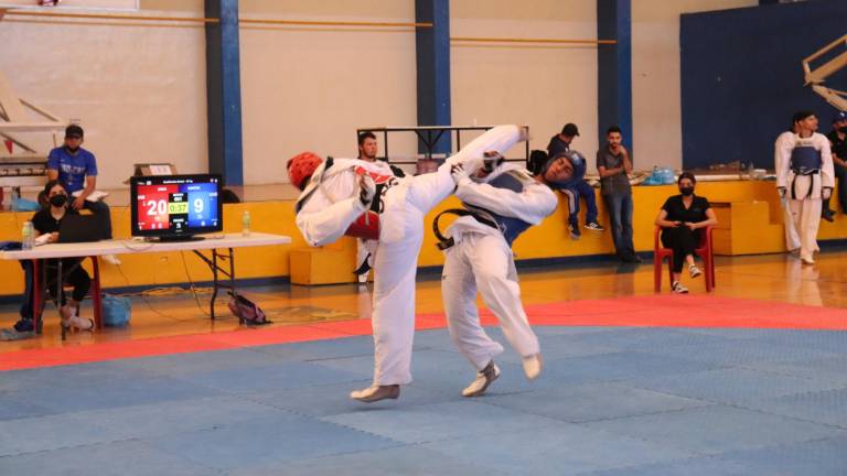 Buena actuación de los taekwondoínes de la UAS.