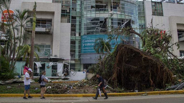 Miles de damnificados dejó el paso del huracán Otis en Acapulco, Guerrero, incluidos periodistas locales, dicen ONGs.
