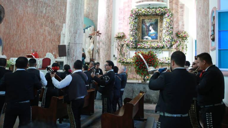 Festejo a Santa Cecilia en el templo de Cristo Rey, en Mazatlán.