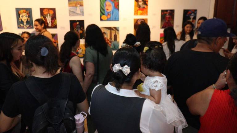 La exposición se inauguró en la Galería de Arte Frida Kahlo. La exposición se inauguró en la Galería de Arte Frida Kahlo.