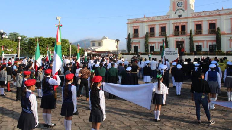 En Rosario ya se encuentran listos para el desfile conmemorativo de la Revolución Mexicana. En Rosario ya se encuentran listos para el desfile conmemorativo de la Revolución Mexicana.