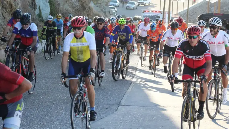 Miles de ciclistas amateurs podrán disfrutar de esta experiencia como ciclistas profesionales. Miles de ciclistas amateurs podrán disfrutar de esta experiencia como ciclistas profesionales.