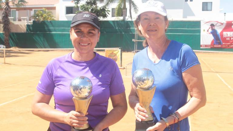 Reciben sus trofeos los campeones del Torneo de Tenis Nancy Grimes