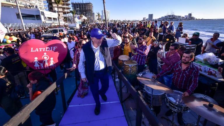 Desfile de Carnaval de Mazatlán registra cifra histórica con 625 mil asistentes
