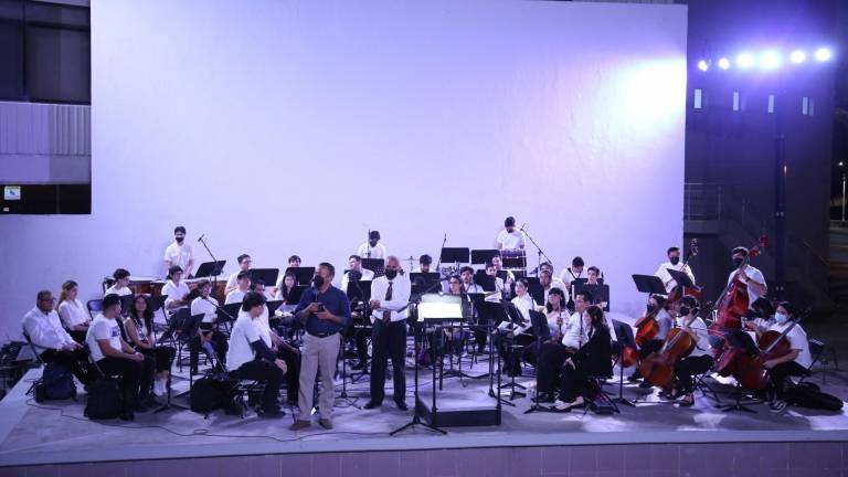 La Banda Sinfónica Juvenil del Estado de Sinaloa.