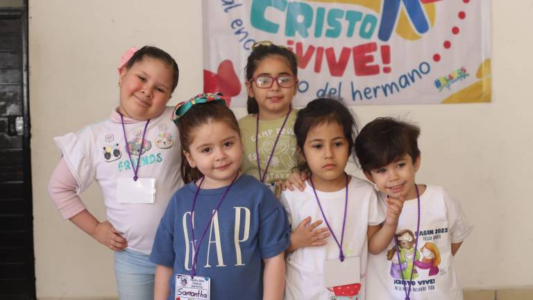 Elaisa, Valentina, Samantha, Hazli y Jesús Mateo, del área de preescolar.