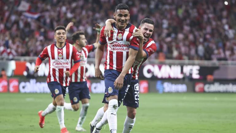 Sinaloense Sepúlveda le da pase a Chivas a semifinales