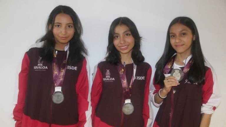 Marisa Mendoza, Isabela Mendoza y Shirell Herrera logran medalla de plata.