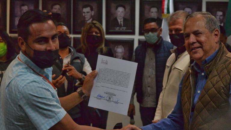 Como Síndico electo de Topolobampo, el activista Ulises Pinzón hace acuerdo de mesura con el Alcalde de Ahome