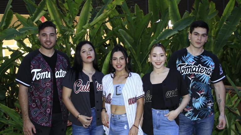 Clientes de Cimaco Culiacán asisten a la pasarela ‘Ceiba Summer Trends’