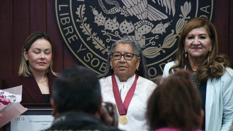 Josefa Velázquez Zambrano fue reconocida con el Premio a la Mujer Rural Sinaloa 2025, otorgado por el Congreso del Estado. Josefa Velázquez Zambrano fue reconocida con el Premio a la Mujer Rural Sinaloa 2025, otorgado por el Congreso del Estado.