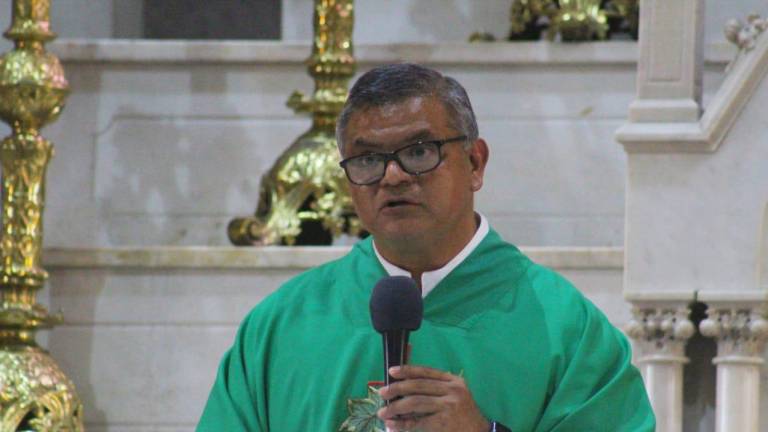 El Vicario General de la Diócesis de Mazatlán, padre Jaime Aguilar Martínez.