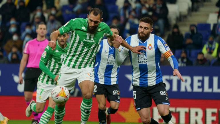 El Betis devora al Espanyol para consolidarse en el tercer lugar del balompié español