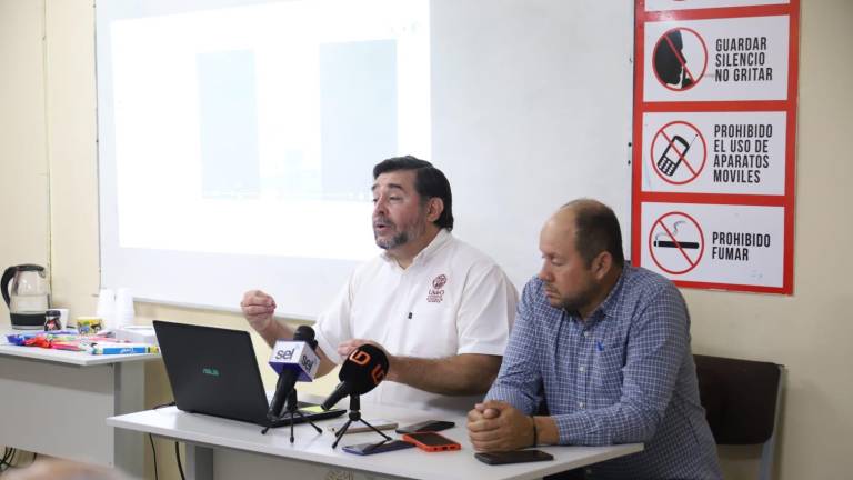 Integrantes de la UAdeO demandan clarificar la manera en que el sindicato otorgó créditos para vivienda. Integrantes de la UAdeO demandan clarificar la manera en que el sindicato otorgó créditos para vivienda.