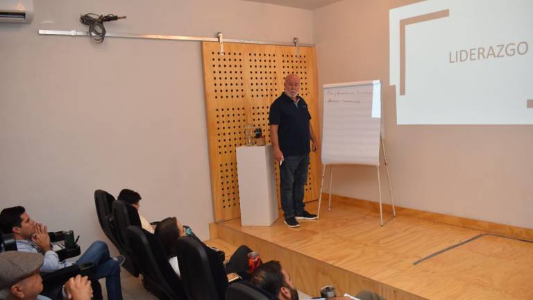 Manuel Clouthier Carrillo imparte el taller Liderazgo Empresarial promovido por La Casa del Maquío.
