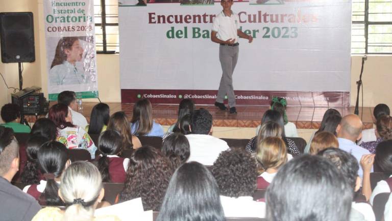Karim Ezequiel Mancillas Navarro ganó el primer lugar del concurso estatal de oratoria Cobaes 2023.