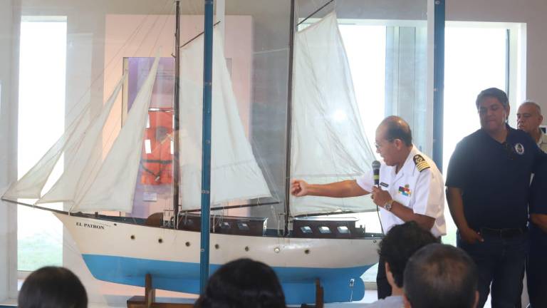 El velero “El Patrón”, construido en 1971 por Juan Vázquez Reséndiz, fue integrado a la colección permanente de la Casa del Marino en Mazatlán. El velero “El Patrón”, construido en 1971 por Juan Vázquez Reséndiz, fue integrado a la colección permanente de la Casa del Marino en Mazatlán.