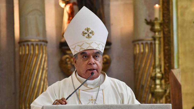 En la misa de este 2 de noviembre, el Obispo de Culiacán, Jesús José Herrera Quiñónez, llamó a honrar a los fallecidos con obras de amor y misericordia. En la misa de este 2 de noviembre, el Obispo de Culiacán, Jesús José Herrera Quiñónez, llamó a honrar a los fallecidos con obras de amor y misericordia.