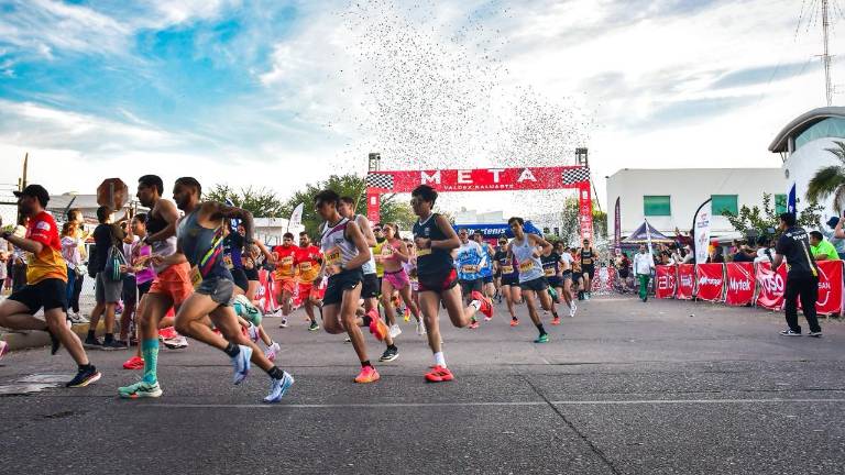 Participantes de la carrera “50 años creciendo a tu lado” recorrieron el malecón nuevo durante el evento con causa de Mueblería Valdez Baluarte. Participantes de la carrera “50 años creciendo a tu lado” recorrieron el malecón nuevo durante el evento con causa de Mueblería Valdez Baluarte.