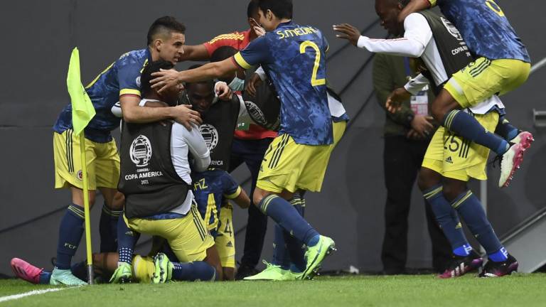 Colombia no quiso irse a penales y Luis Fernando Díaz metió un golazo.