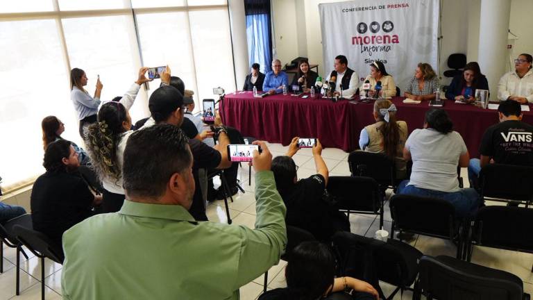 La dirigencia de Morena en Sinaloa, junto con legisladores federales, hablan de la marcha del 15 de noviembre. La dirigencia de Morena en Sinaloa, junto con legisladores federales, hablan de la marcha del 15 de noviembre.