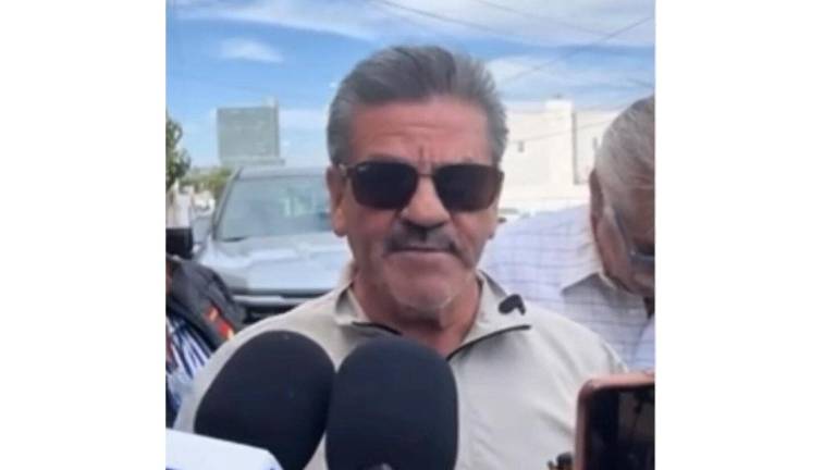 Cisneros Romero, dueño de la Birriería Guadalajara, se apersonó, frente a las oficinas del Semanario ZETA en una improvisada conferencia de prensa, donde lanzó amenazas contra la codirectora de dicho medio local. Cisneros Romero, dueño de la Birriería Guadalajara, se apersonó, frente a las oficinas del Semanario ZETA en una improvisada conferencia de prensa, donde lanzó amenazas contra la codirectora de dicho medio local.