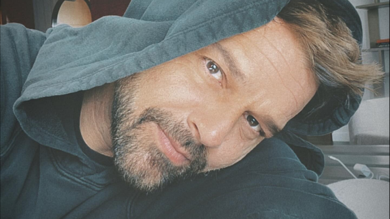 Pide sobrino de Ricky Martin retirar contrademanda contra el cantante