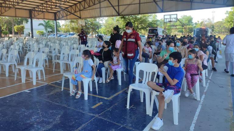 En Guasave agotan vacunas contra Covid para niños de 5 a 11 años; suspenden operativo