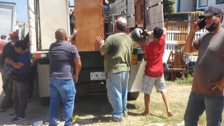 Intentan desalojar a familias de Hacienda del Valle, en Mazatlán; se dan enfrentamientos