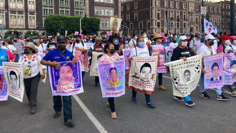 Ordenan liberar a 8 militares vinculados al caso Ayotzinapa