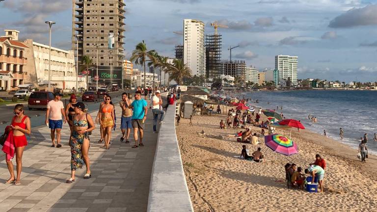 Reportan $5,100 millones en derrama económica al cierre de verano en Mazatlán