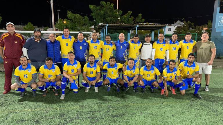 Servigrúas-Sonido Zeuss encabeza la Liga de Futbol Máster, en Mazatlán