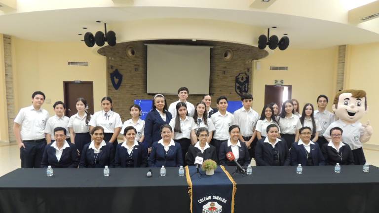 Alumnos y directivos de Colegios Sinaloa, celebran 95 años de existencia. Alumnos y directivos de Colegios Sinaloa, celebran 95 años de existencia.